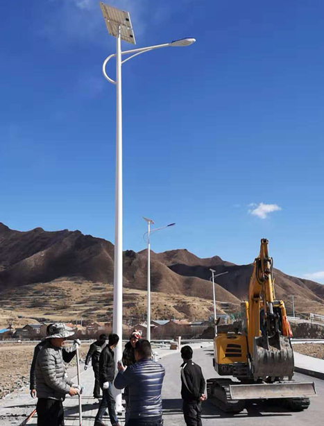 甘南碌曲10米新区太阳能路灯项目